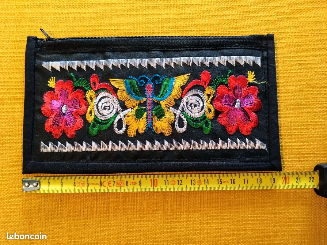 🦋🏵️ Jolie pochette brodée motif papillon et fleurs (image 7)