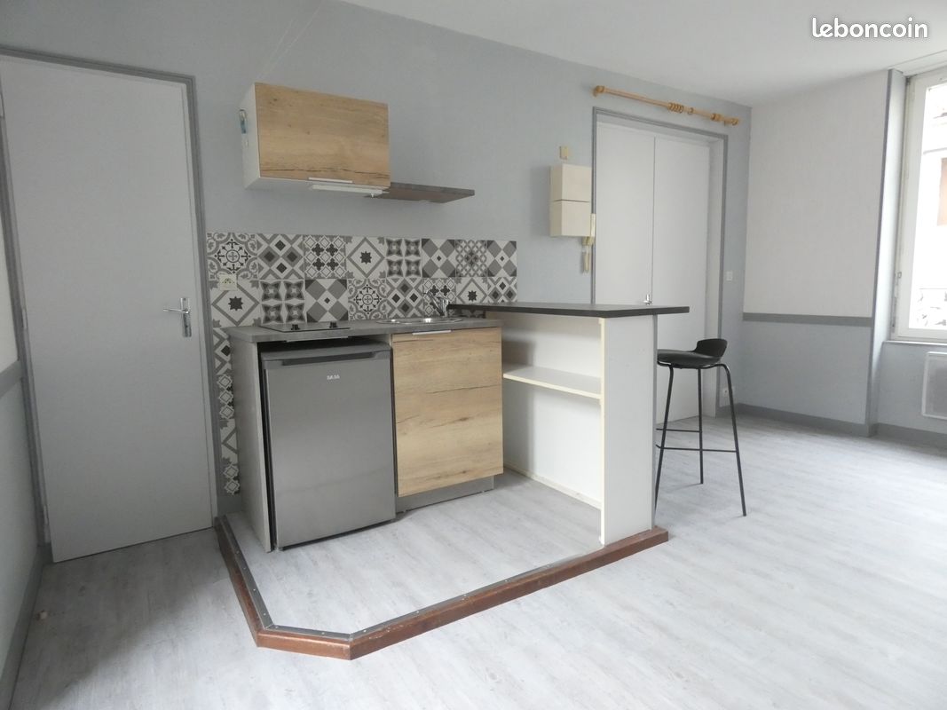 Appartement 1 pièce 20 m² · à Thouars · 20 m² · 325 €