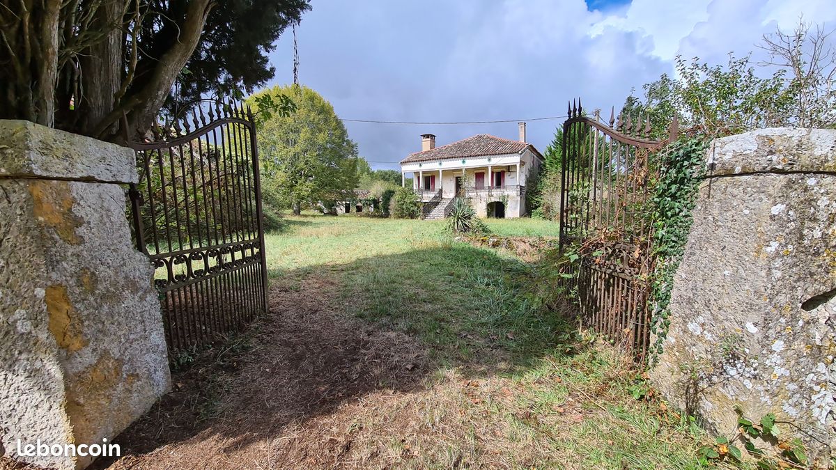 Maison 1 pièce 1 m² · à Saint-Antonin-Noble-Val · 1 m² · 128 000 €