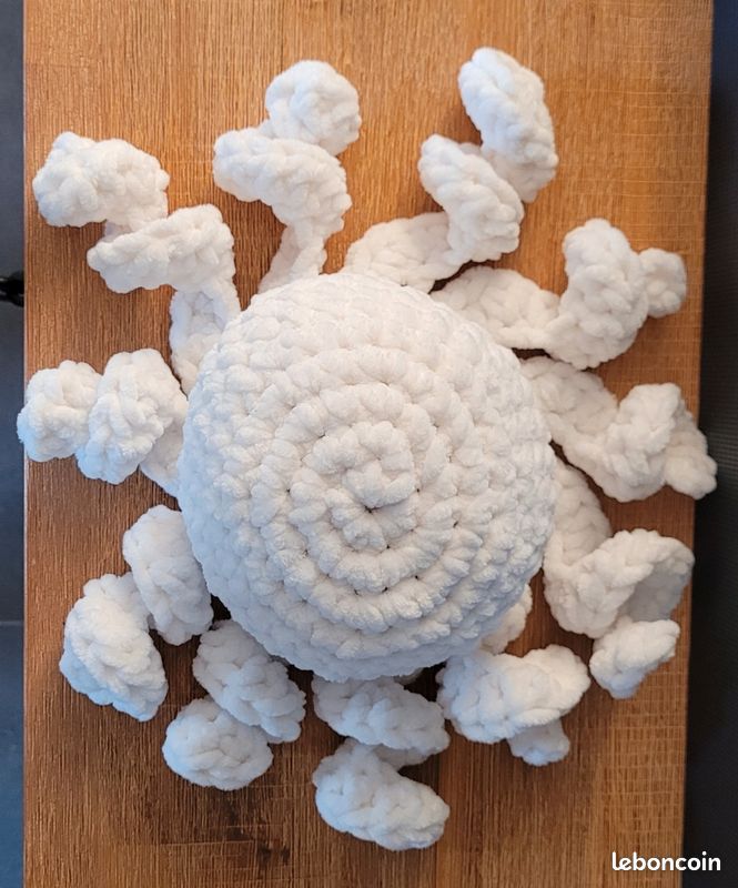 Doudou peluche poulpe amigurumi blanc (image 2)