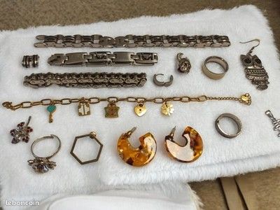 Lot De Bijoux Anciens Fantaisie - Collection Variée, Occasion, Pièces Vintage Et Uniques, Origine France