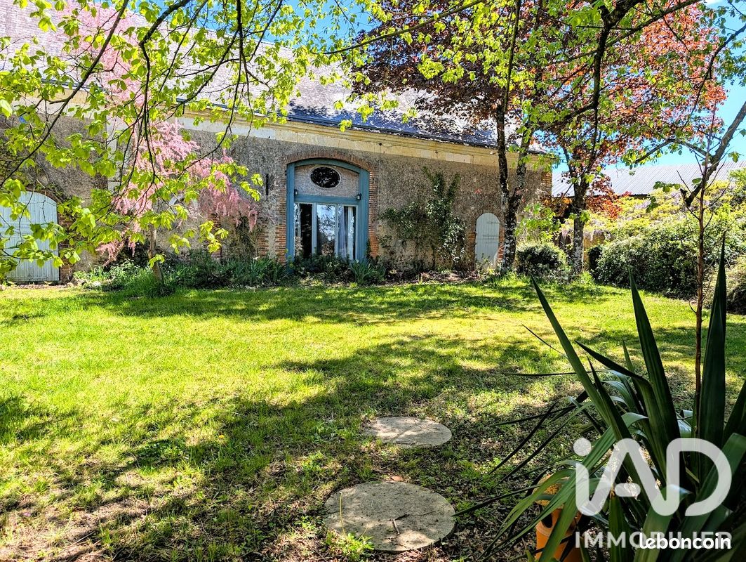 Maison 9 pièces 207 m² · à Lhomme · 207 m² · 205 000 €