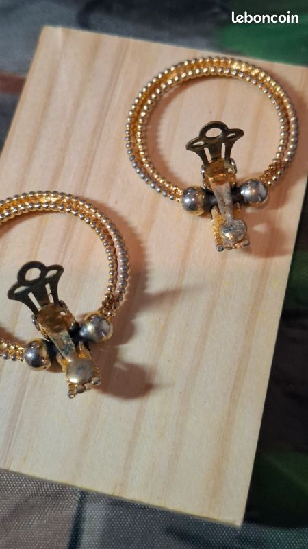 Boucles d'oreilles clip AR1 à carreaux en métal argenté et cristaux blancs et noirs - France