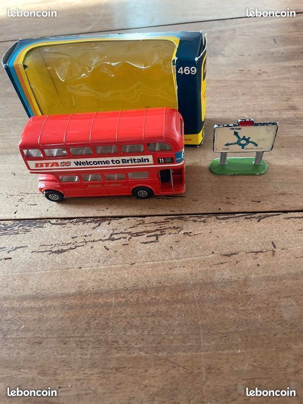 Corgi GB London Transport Routemaster Bus « BTA » réf : 469 (image 1)