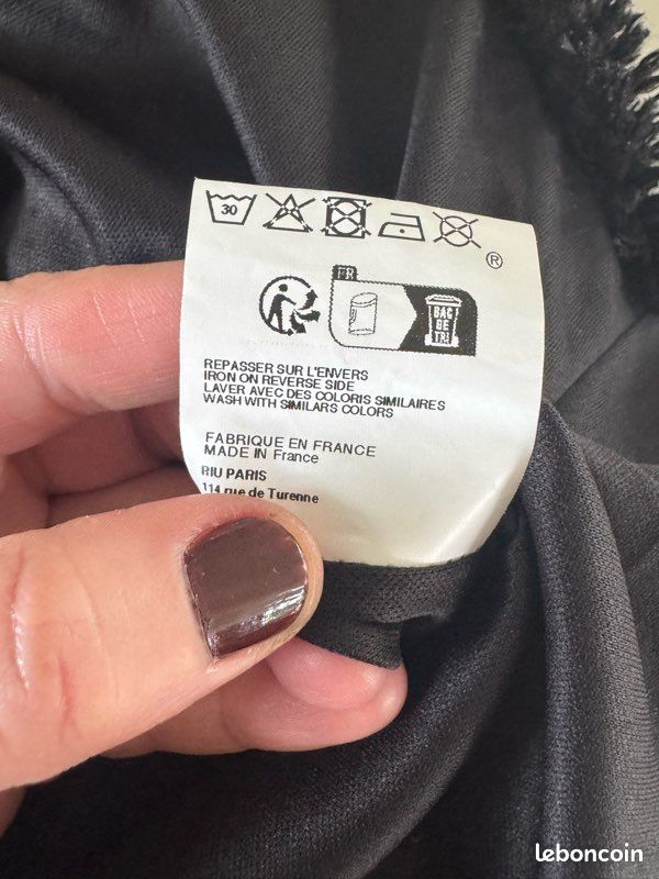 Gilet noir taille 3 RIU Paris en très bon état (image 5)