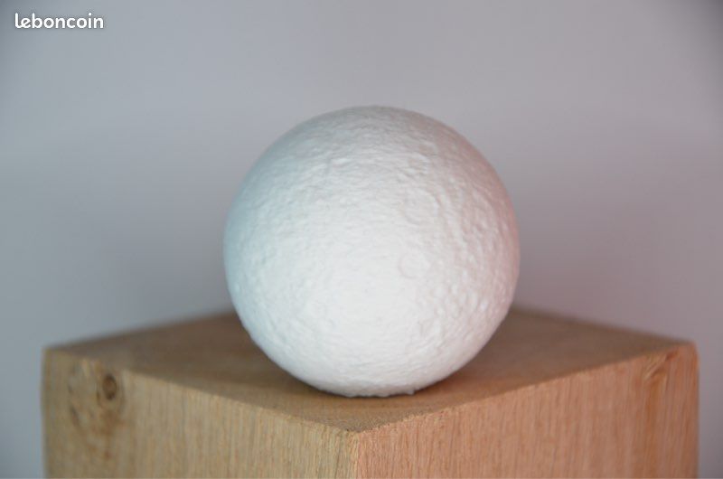 Globe topographique de la Lune – Décoration ou veilleuse (image 1)