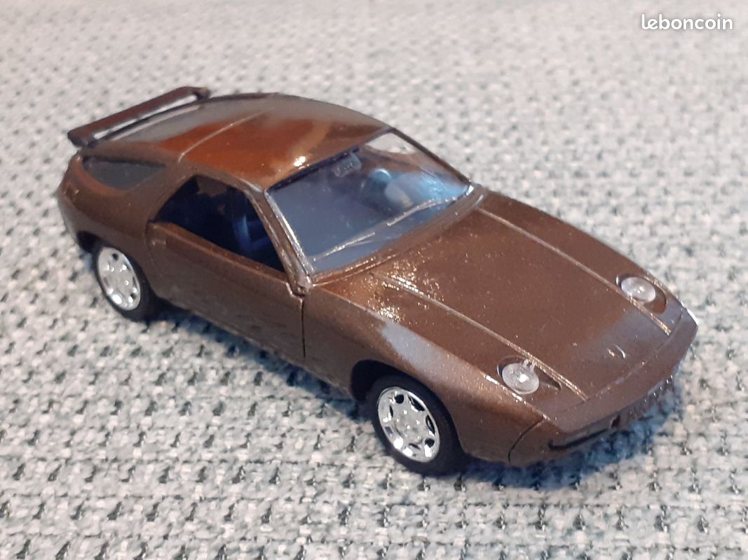 Solido 1/43 Porsche 928 GT de 1991 (image 1)