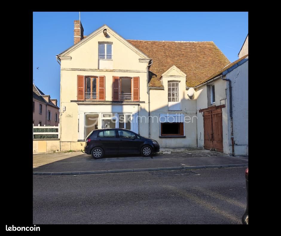 Maison 5 pièces 222 m² · à Villeneuve-l'Archevêque · 222 m² · 158 500 €