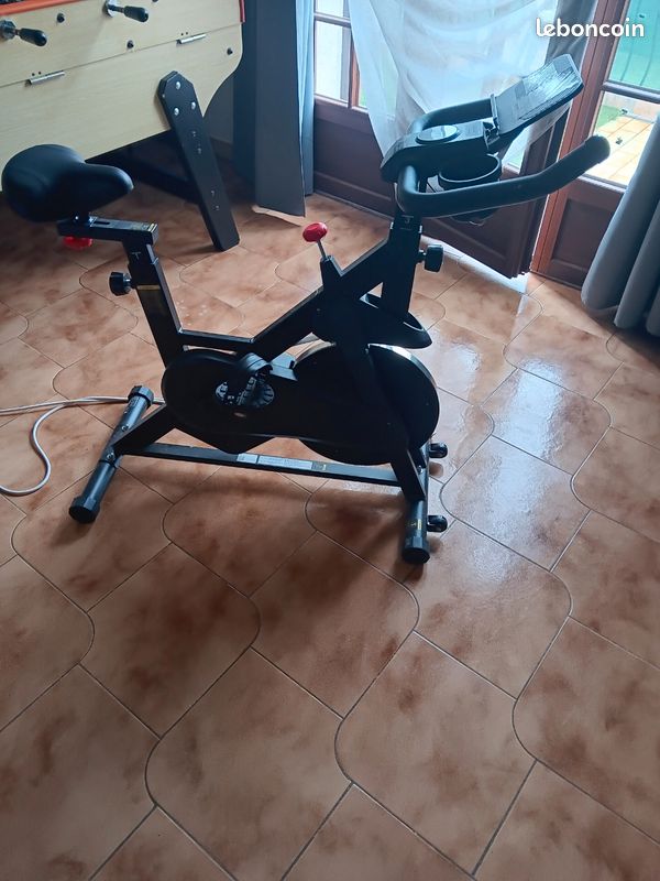 Vélo d appartement connecté (image 1)