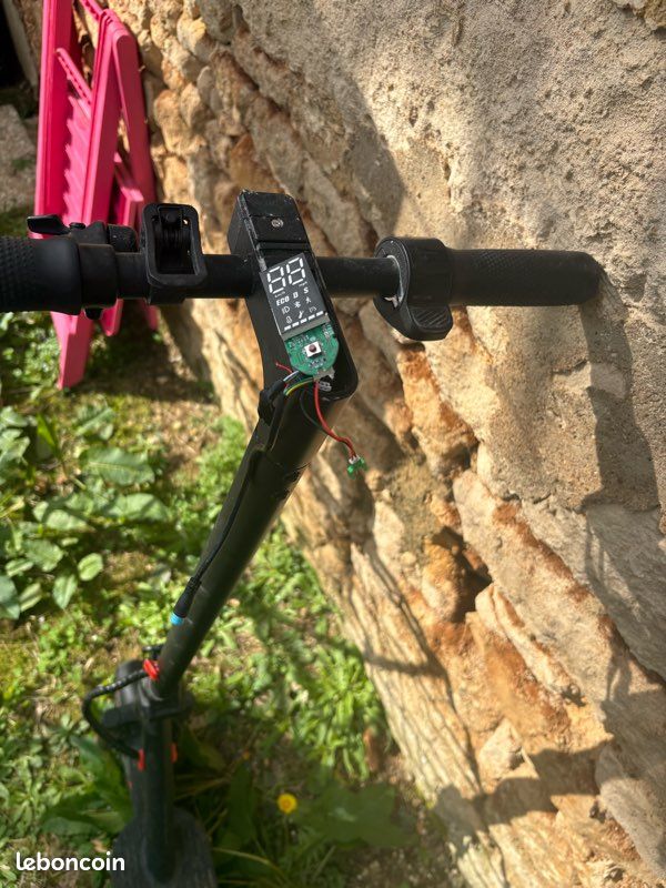 Trottinette électrique (image 1)