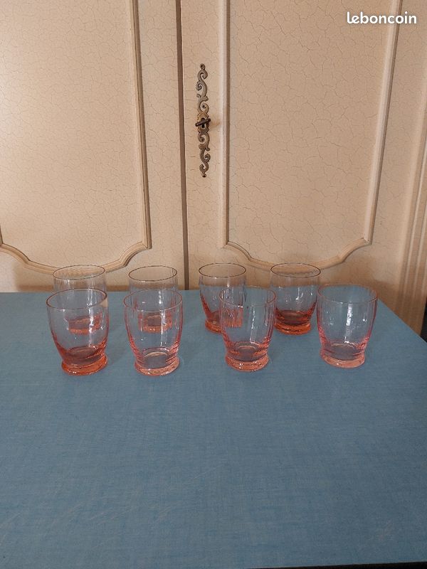 Petits verres rose (image 1)