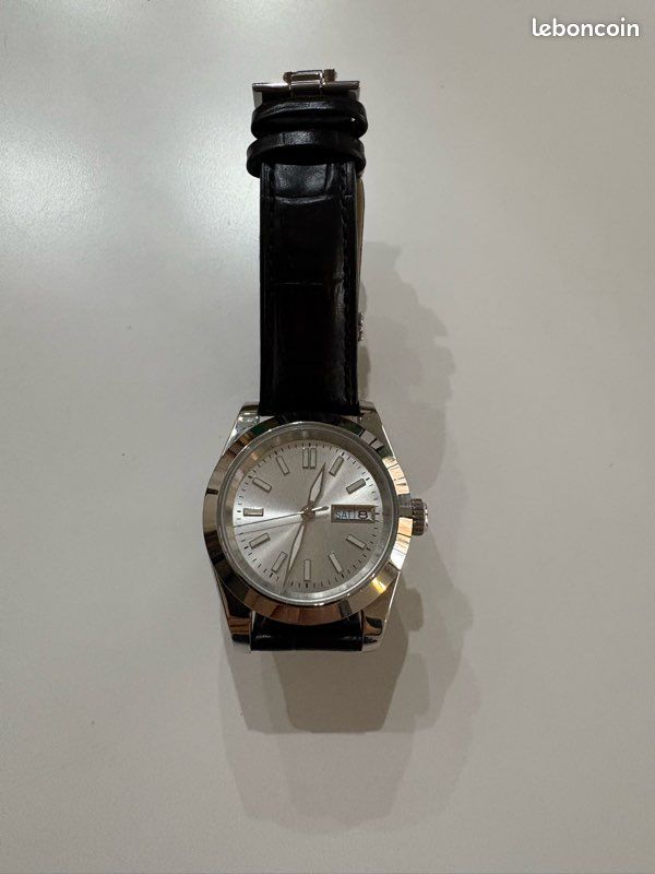 Montre automatique sur mesure argentée acier verre saphir bracelet cuir papillon (image 3)