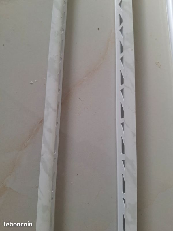 Baguette 1/4 rond plbaguettes plaastique 1/4 de rond angle externe finition marbré (image 3)
