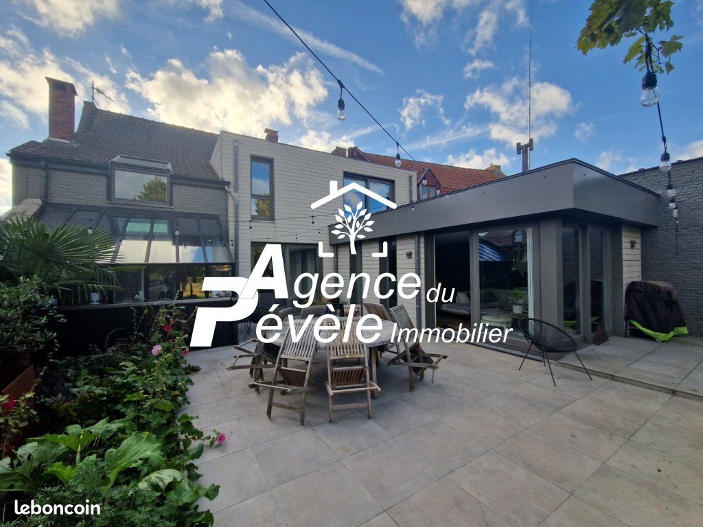 Maison 9 pièces 200 m² · à Cappelle-en-Pévèle · 200 m² · 564 000 €