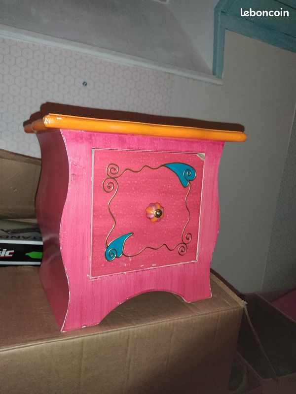 Chevet coloré (image 2)
