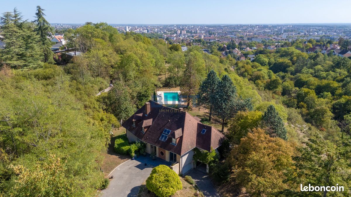 Maison 8 pièces 300 m² · à Dijon · 300 m² · 1 190 000 €