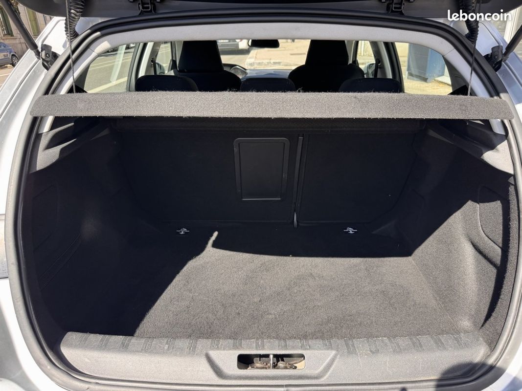 Peugeot 308 (2) 1.2 Puretech 130 EAT6 Allure (image 9)