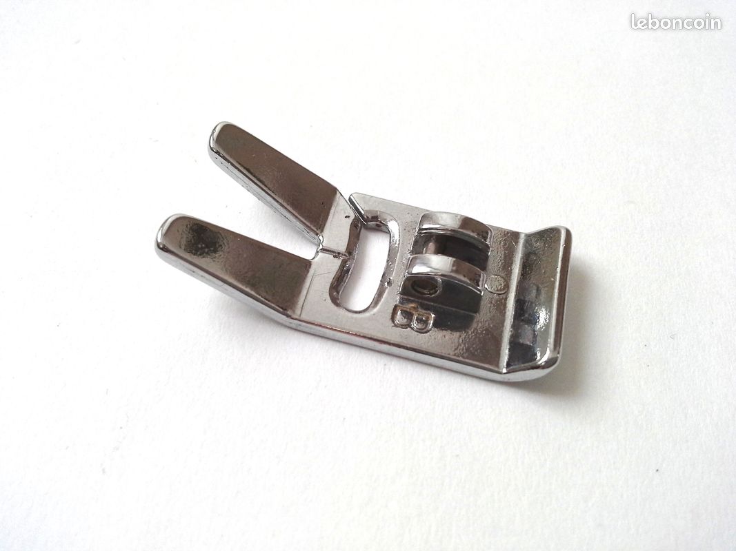 Pied presseur universel en métal 137627 pour machine à coudre Singer (image 5)