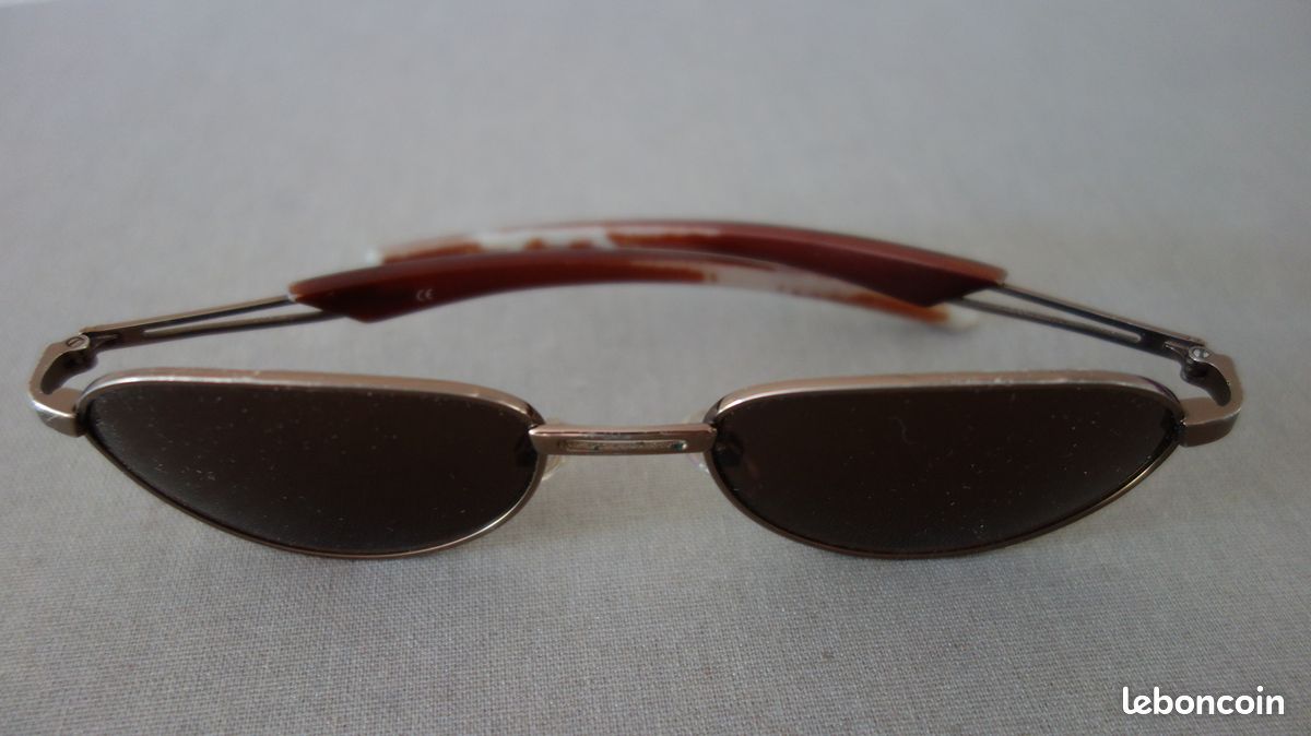 Lunettes de soleil métal adultes (image 2)