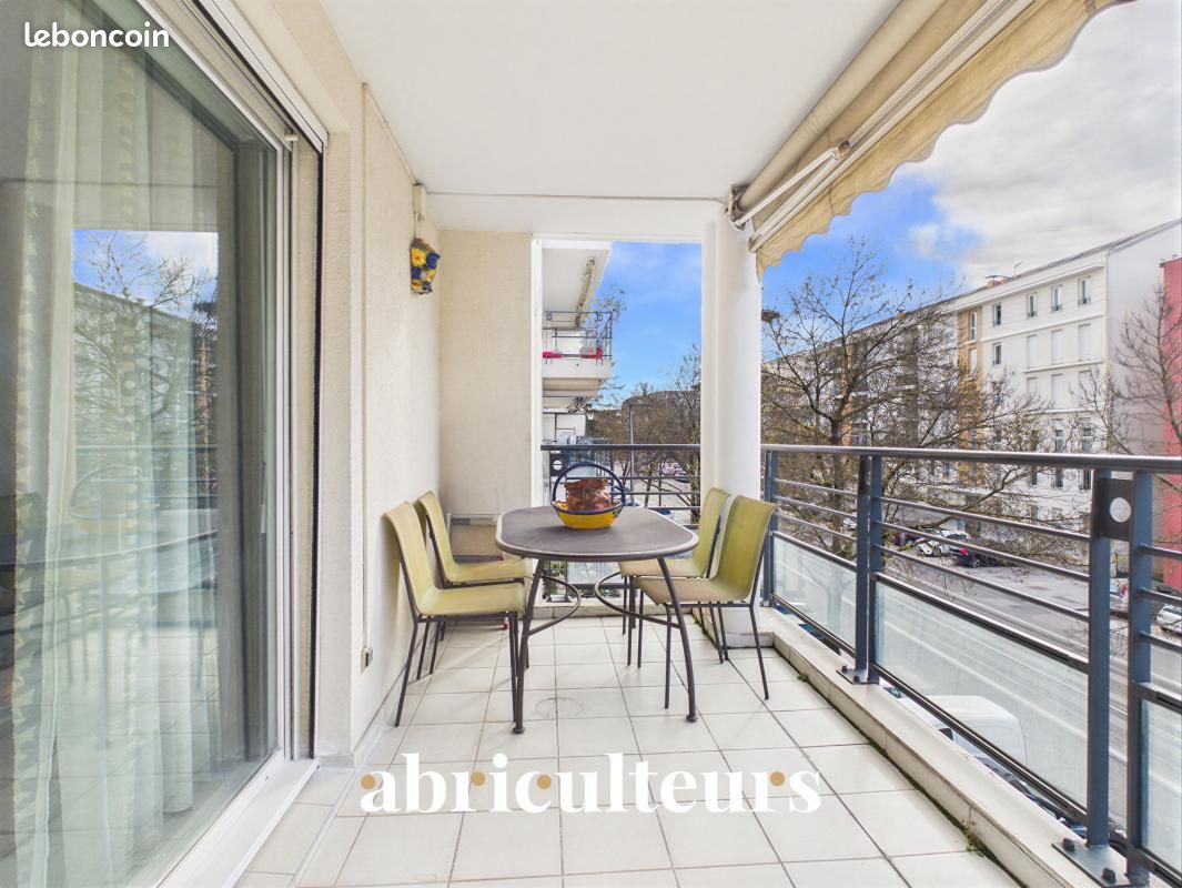 Appartement 2 pièces 50 m² · à Bron · 50 m² · 230 000 €