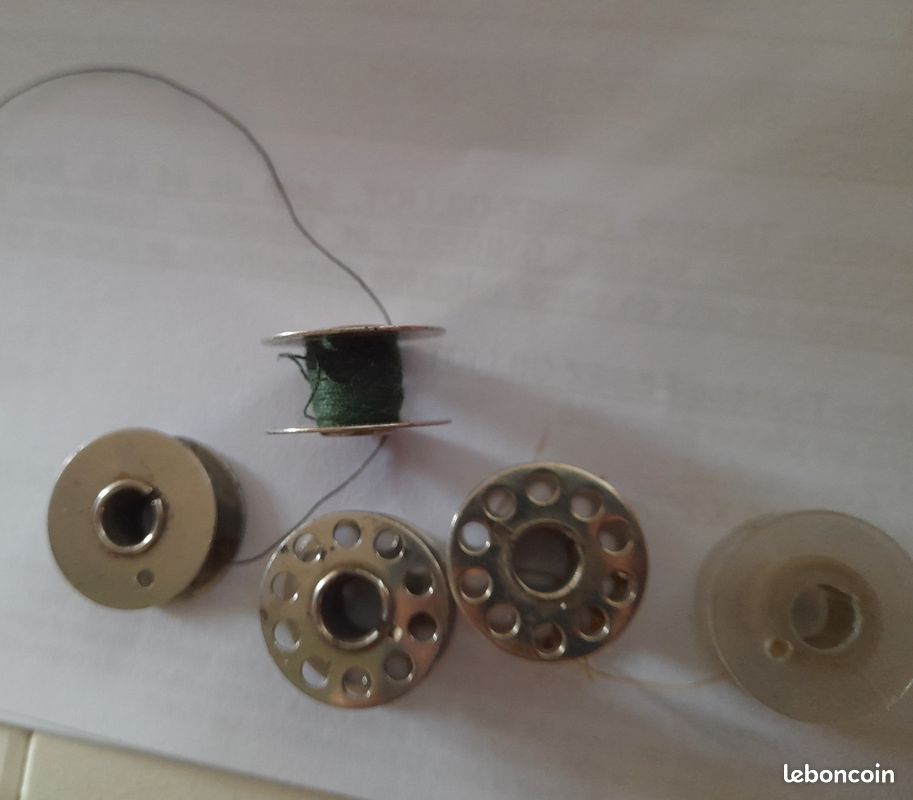 Cannette machine à coudre (image 1)