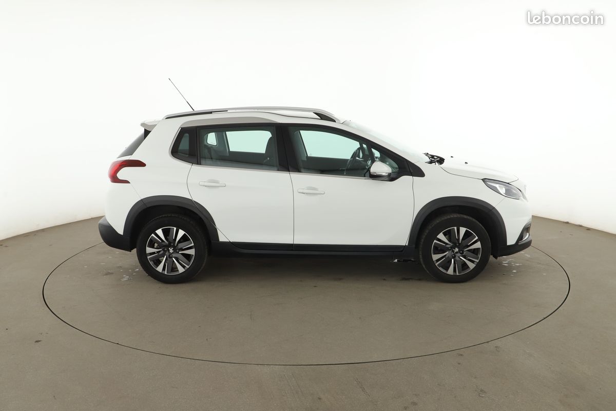 Peugeot 2008 1.2 PureTech Allure 110 ch (image 13)