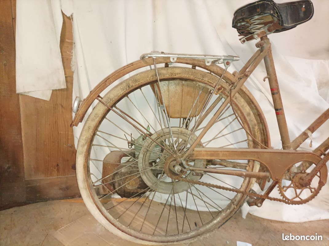 Bicyclette  moteur auxiliaire VAP - Collection