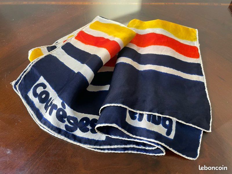 Foulard En Soie Courrèges Multicolore - Modèle Vintage D'occasion, écharpe Femme !