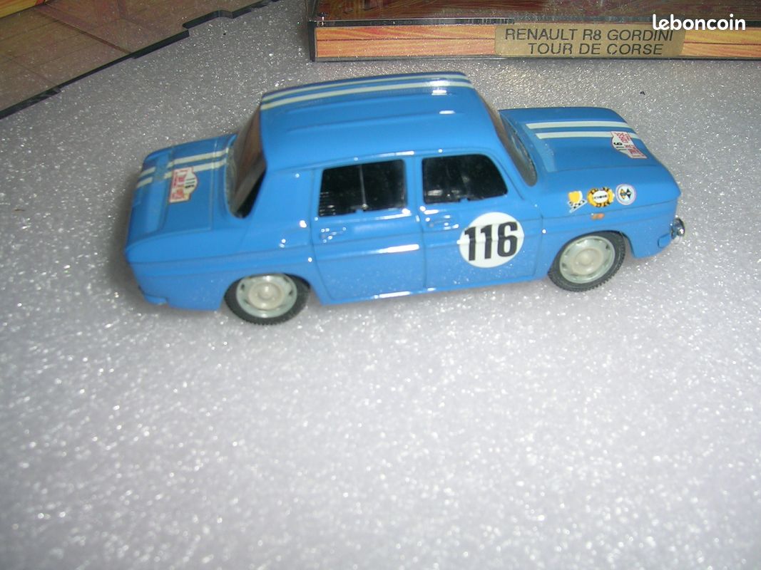 1 Miniature au 1/43 d'une Renault R 8 Gordini " Tour de Corse " Norev " Made In France " (image 1)