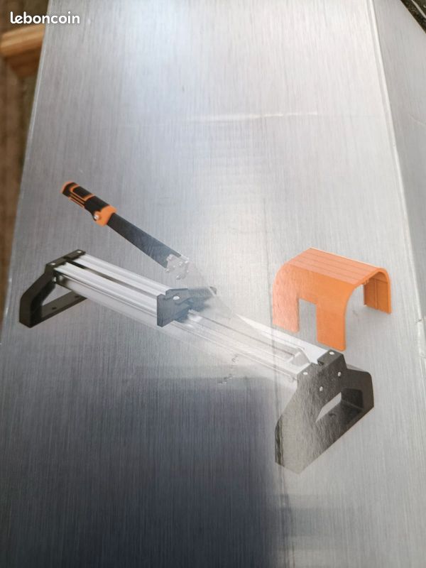 Presse coupante pour sol stratifié ou vinyle (image 1)