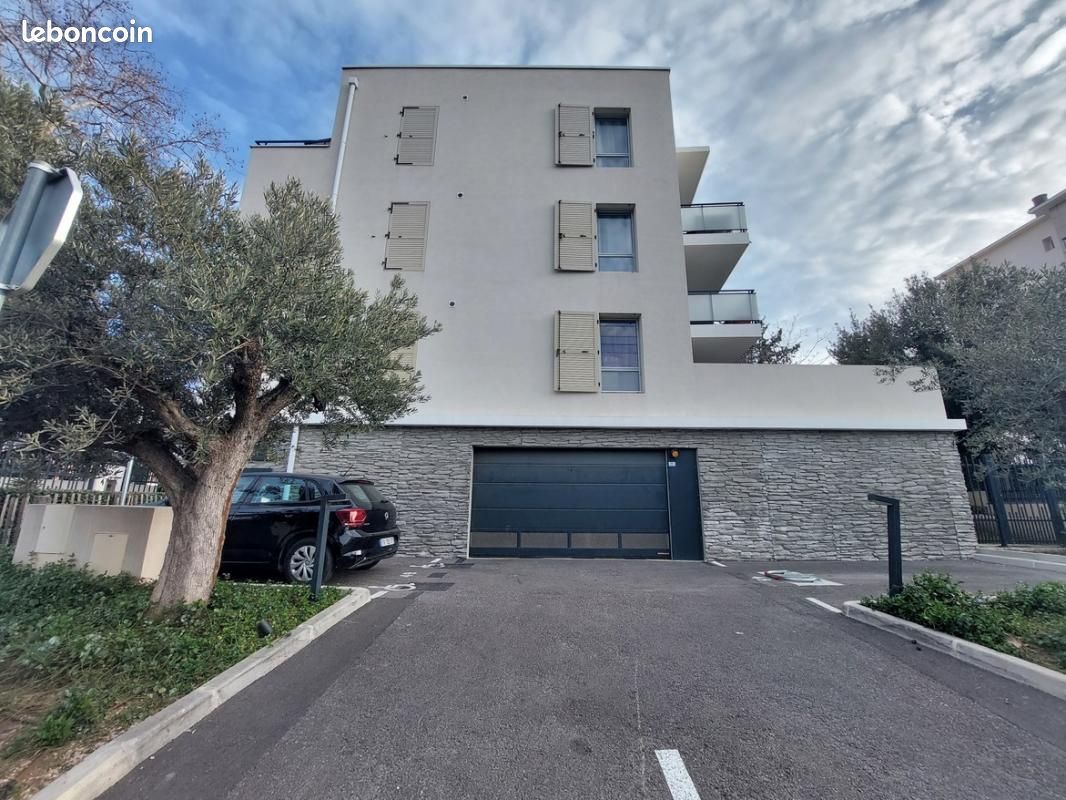 Parking 12 m² · à Marseille · 12 m² · 142 €/mois