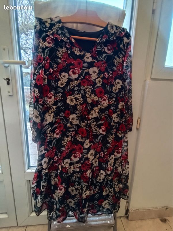 Robe (image 1)