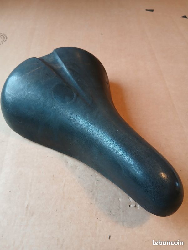 Selle De Vélo Ancienne Selle Royal Vintage - Pour Vélo Peugeot Ou Course - Occasion