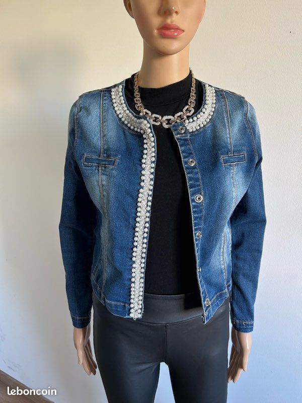 Veste courte en jean Goodies taille S jamais portée Vêtements
