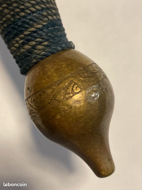 Épée manche cuivre (image 1)