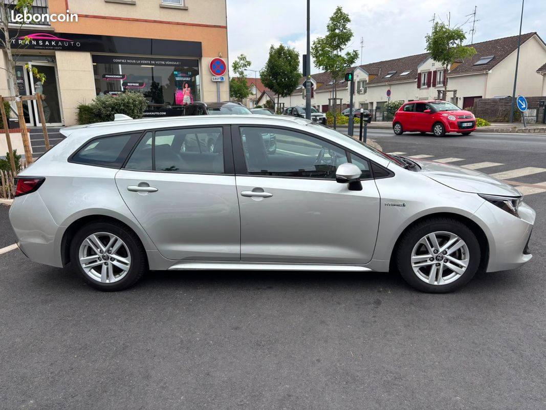 TOYOTA COROLLA TOURING SPORTS HYBRIDE MY21 122h Dynamic (image 8)