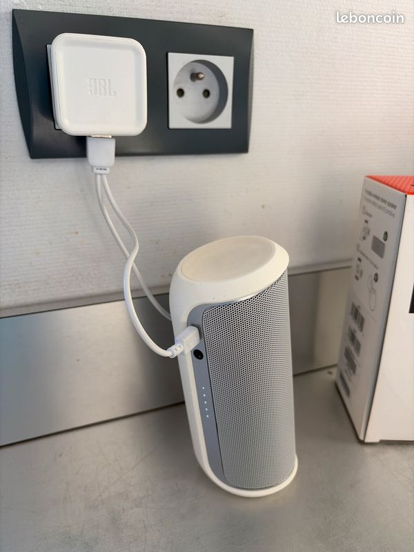 ❤️🎧🎵 Enceinte JBL FliP 2 blanche fonctionne Bluetooth câble et chargeur compatible tablette téléphone ordinateur (image 4)