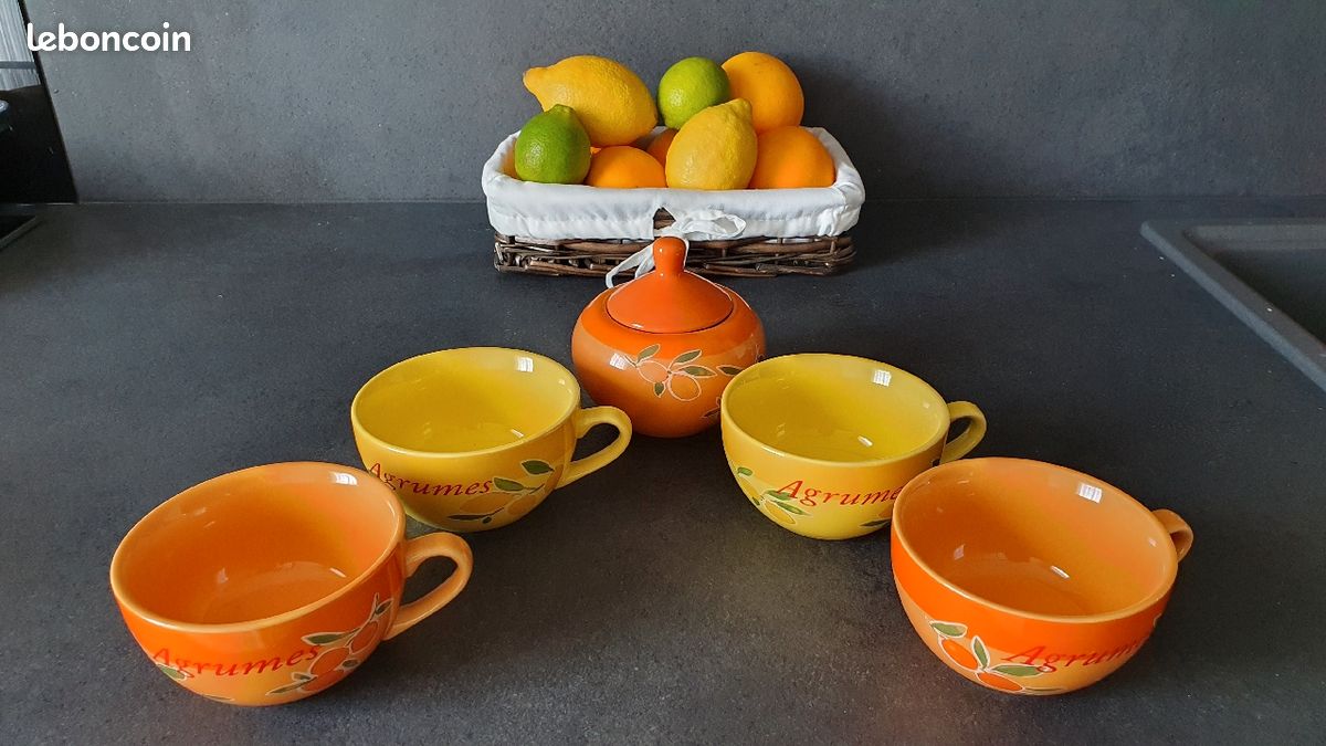 Lot tasses et sucrier provençal (image 1)