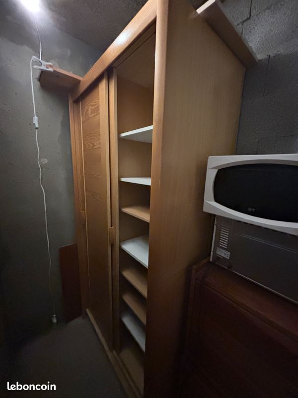Placard portes coulissantes (image 1)