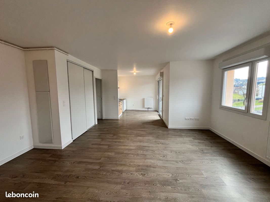 Appartement 3 pièces 70 m² · à Maromme · 70 m² · 810 €
