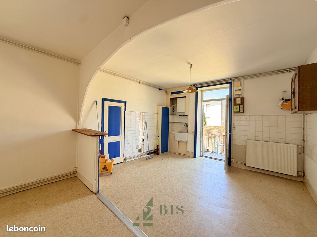 Appartement 2 pièces 42 m² · à Roanne · 42 m² · 49 000 €