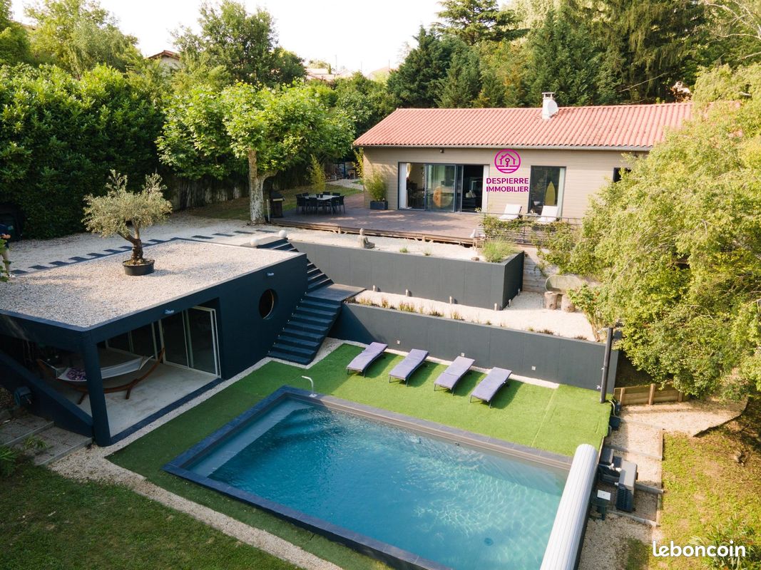 Maison 5 pièces 184 m² · à Roussillon · 184 m² · 400 000 €