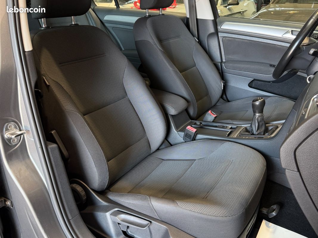 VOLKSWAGEN GOLF 1.6 TDI 110 FAP Lounge (image 28)