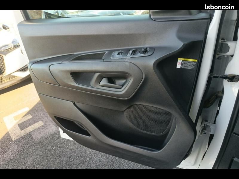 Citroen Berlingo Van M 650kg BlueHDi 100ch S&S Cabine Extenso 3 places Pack Driver Connect (image 23)