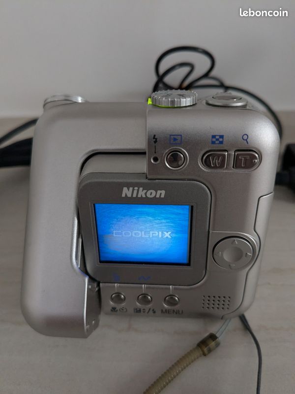 VINTAGE RARE NIKON Coolpix SQ Complet Appareil Photo Numérique compact VINTAGE RARE NIKON Coolpix SQ Complet Appareil Photo Numérique compact