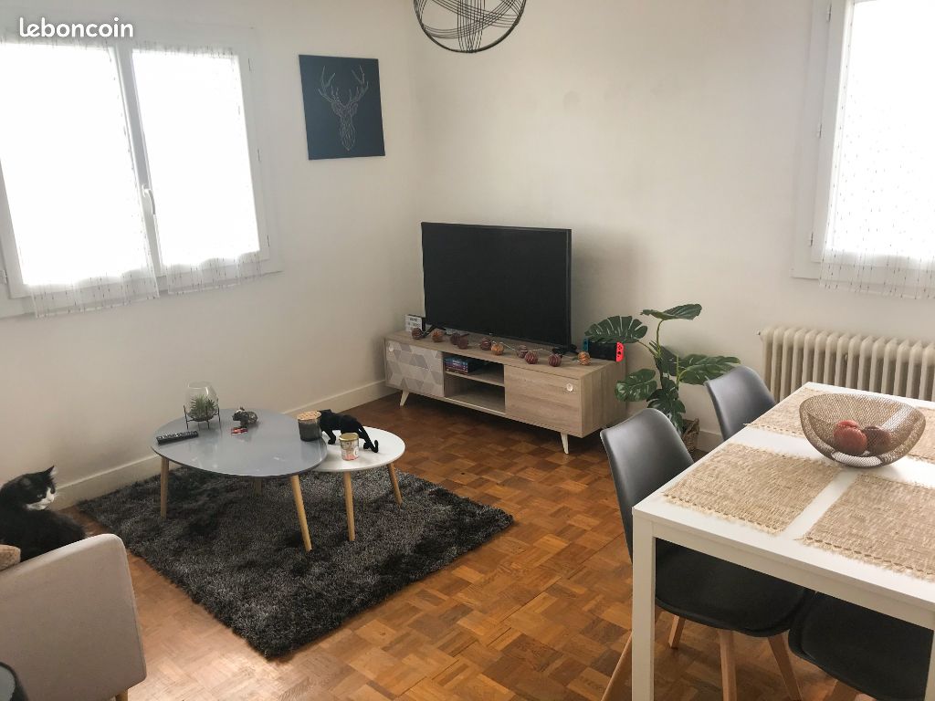 Appartement 2 pièces 42 m² · à Moulins · 42 m² · 420 €