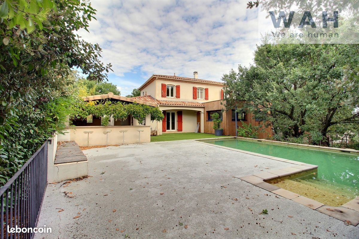 Maison 7 pièces 165 m² · à Saint-Martin-de-Londres · 165 m² · 420 000 €