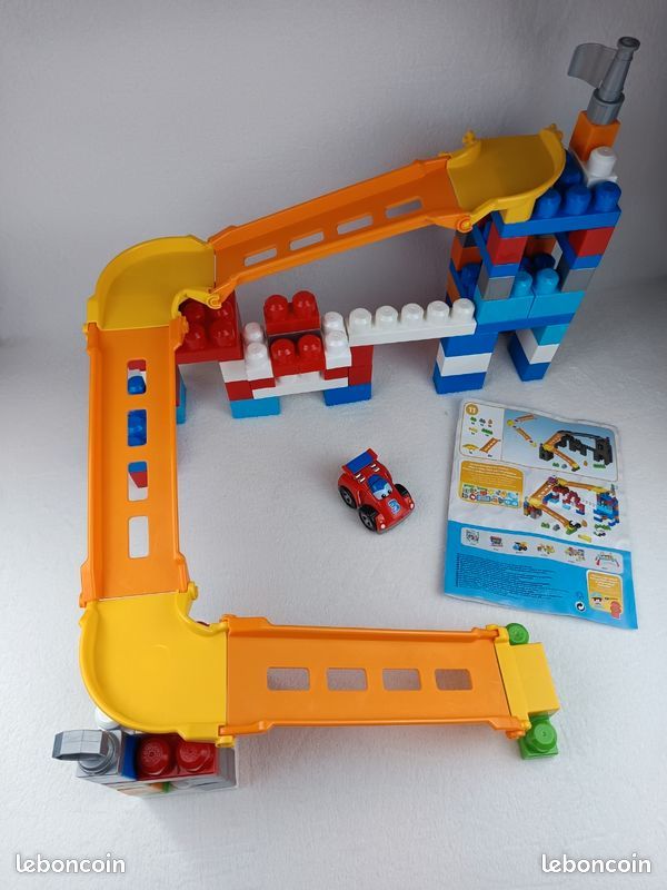 Circuit méga Bloks avec voiture parfait état (image 3)