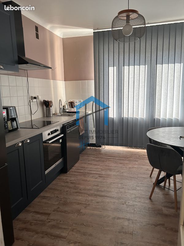 Appartement 4 pièces 97 m² · à Saint-Chamond · 97 m² · 885 €