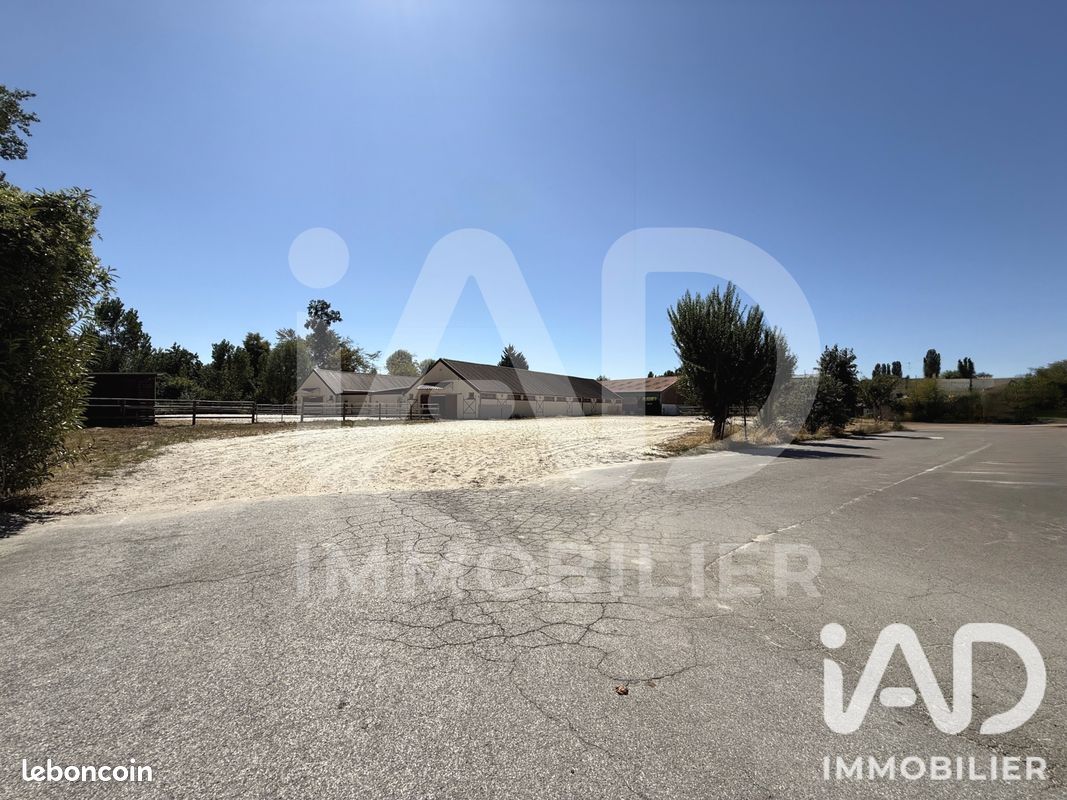 Maison 10 pièces 270 m² · à Lamorlaye · 270 m² · 2 578 000 €